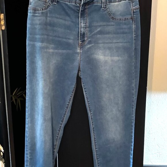 Blue Jeans Bundle - Picture 8 of 9